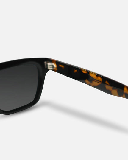 TRAVIS LOGO SUNGLASSES BLACK TORTOISE